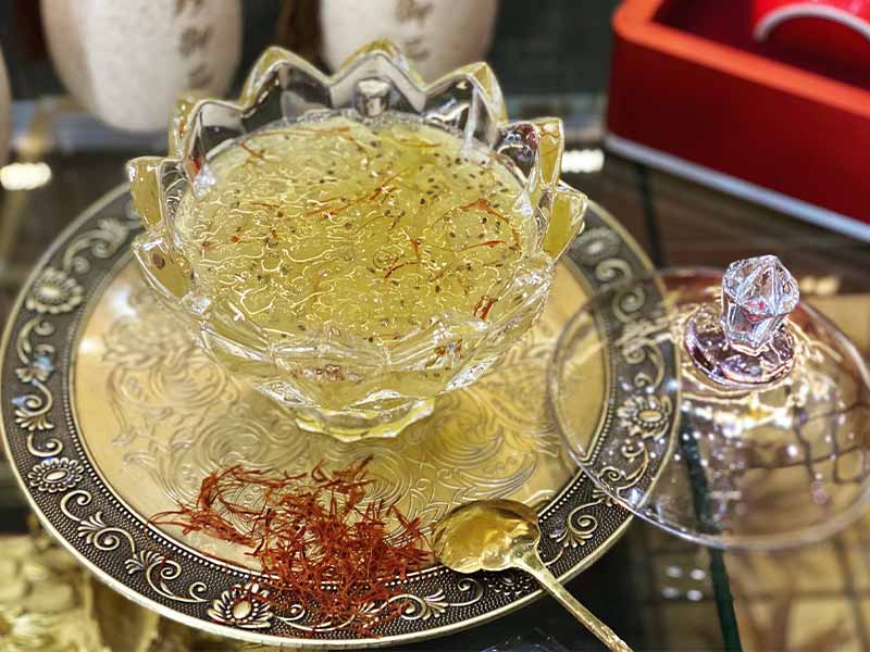 Chưng yến hạt chia saffron