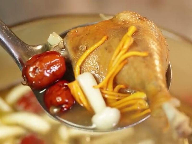 cong-dung-cua-ga-ham-dong-trung-ha-thao Công dụng của Gà hầm đông trùng hạ thảo