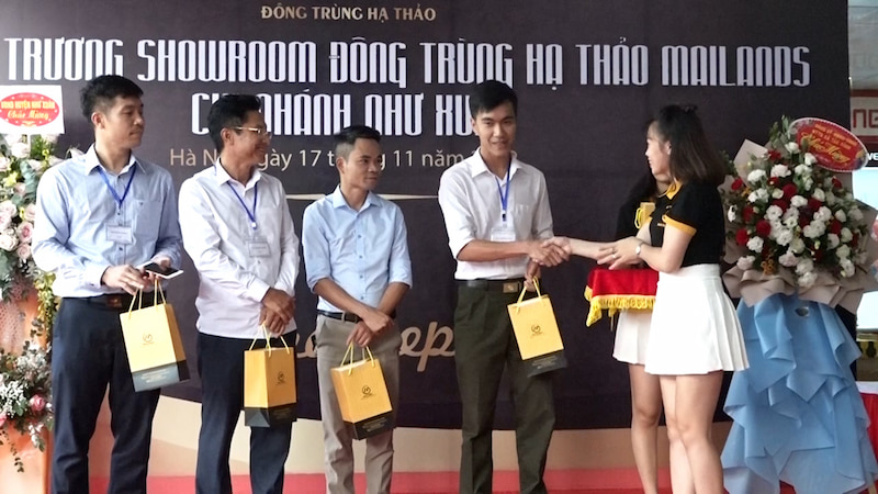 Khai trương cửa hàng đông trùng hạ thảo Mailands ở khu phố 1 Thị trấn Yên Cát Như Xuân.